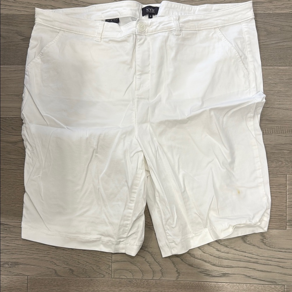 NYDJ White Bermuda Shorts Classic Tailored Design